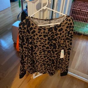Leopard-print knit top size L **NWT**